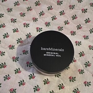 bareMinerals Mineral Veil in Black Container
